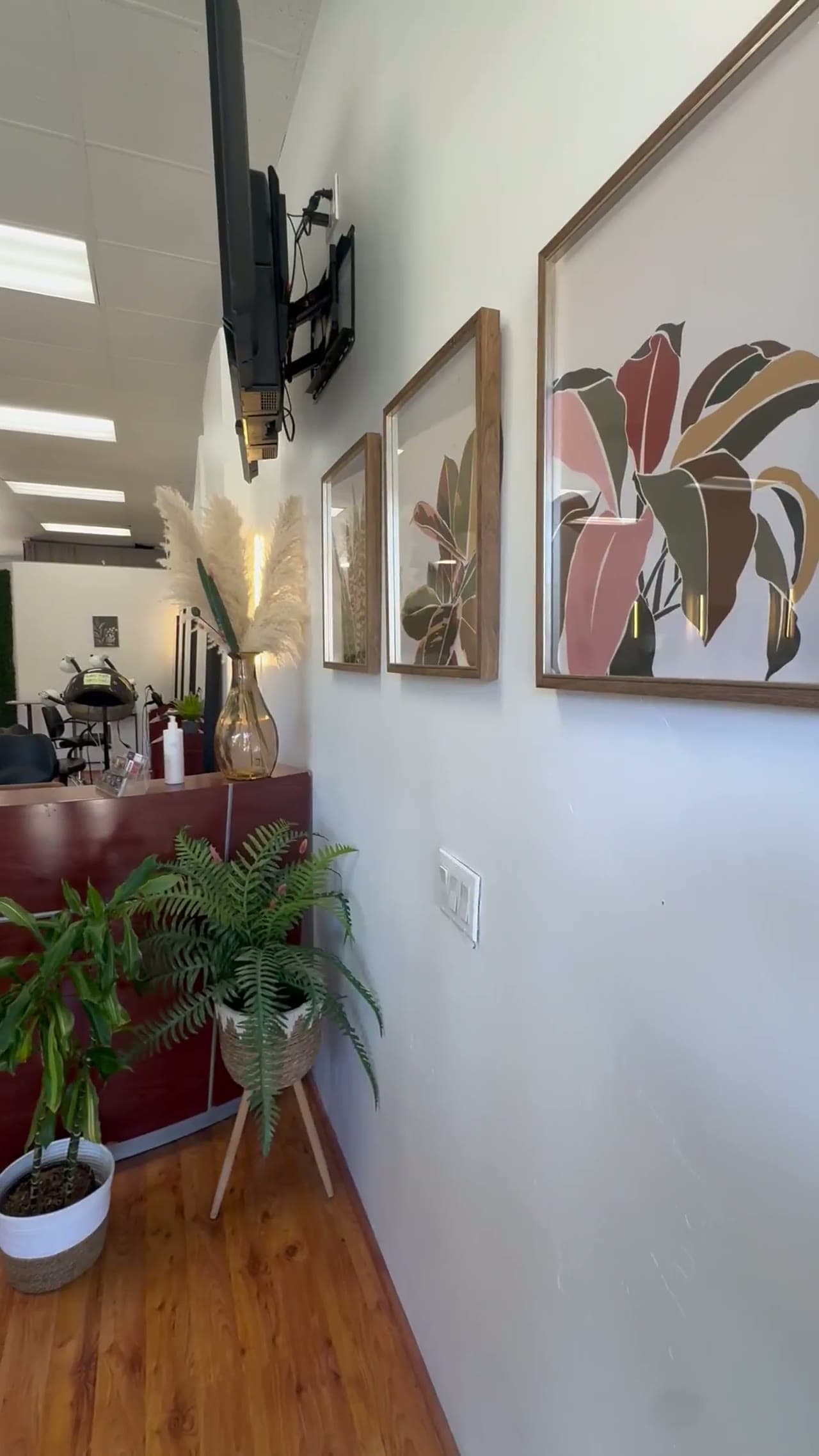 INDEPENDENT HAIR STYLIST — CHAIR RENTAL 2